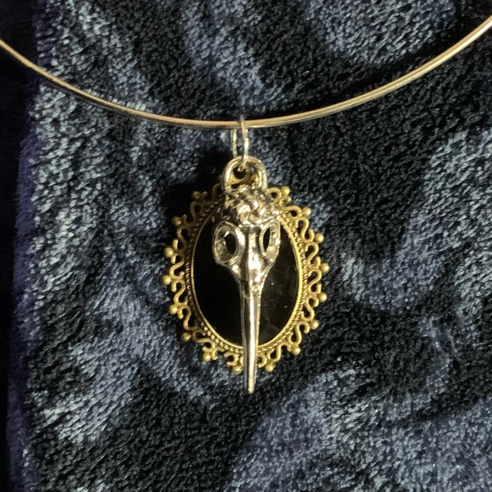 Goth bird skull black stone filigree ring necklace - Picture 3 of 7